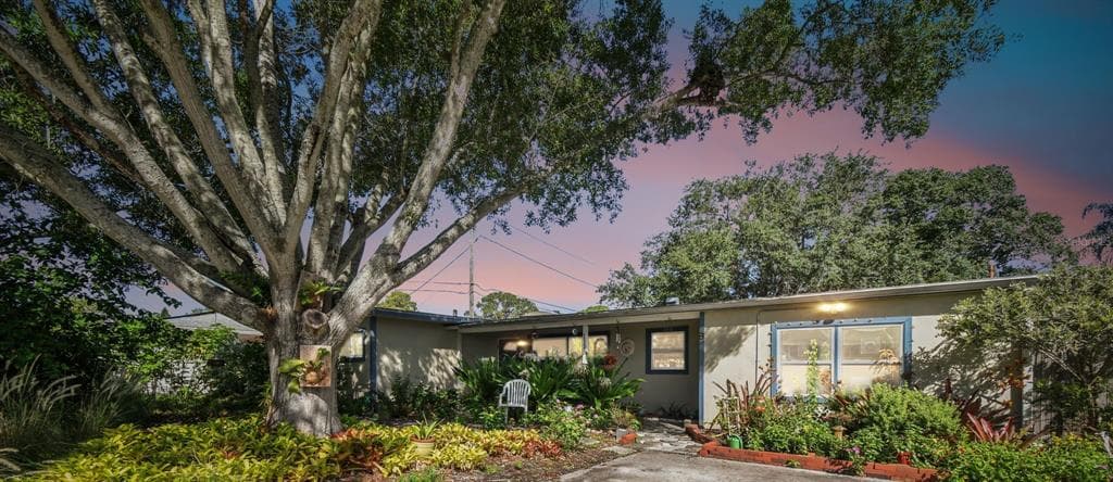 253 SUNLIT COVE DRIVE NE ST PETERSBURG, FL 33702