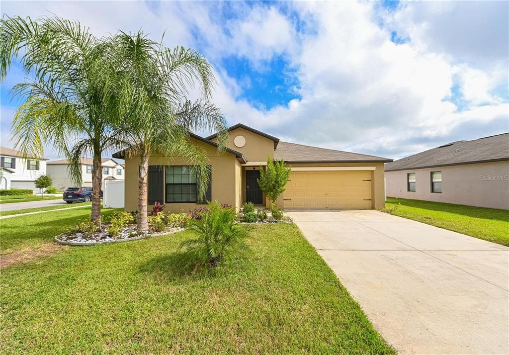 3068 MOULDEN HOLLOW DRIVE ZEPHYRHILLS, FL 33540