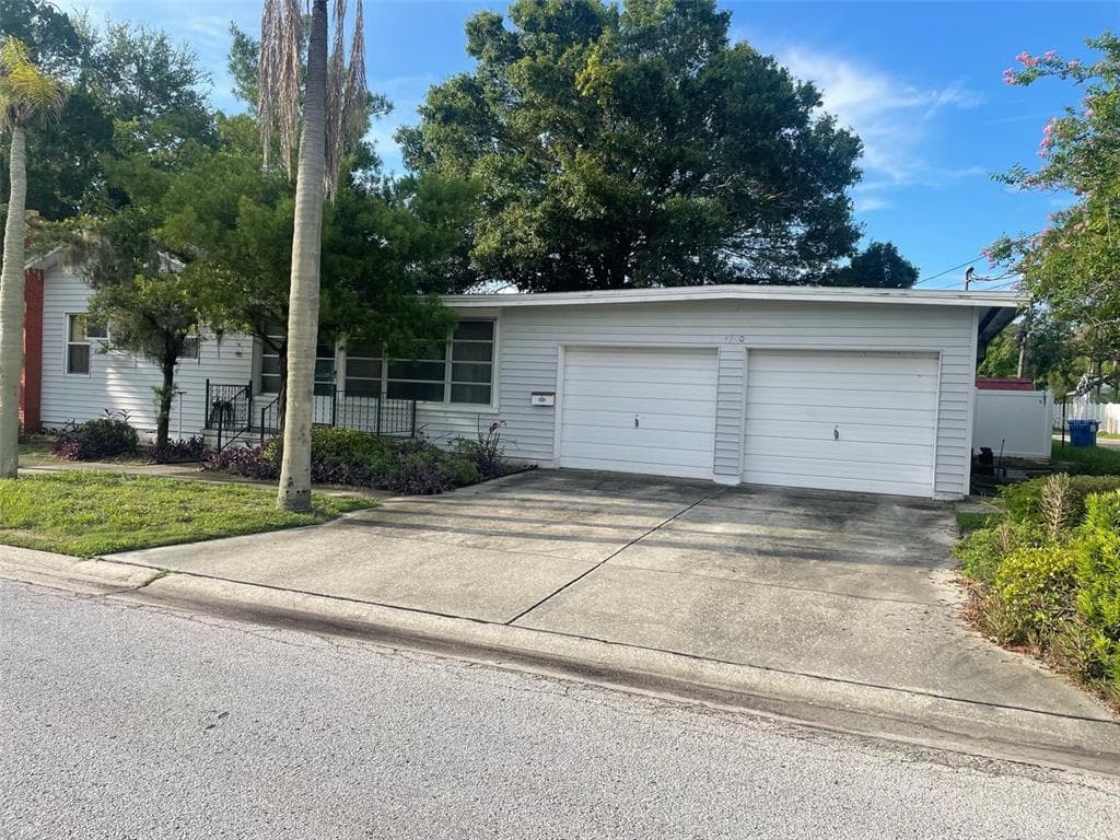 4900 29TH AVENUE N ST PETERSBURG, FL 33710