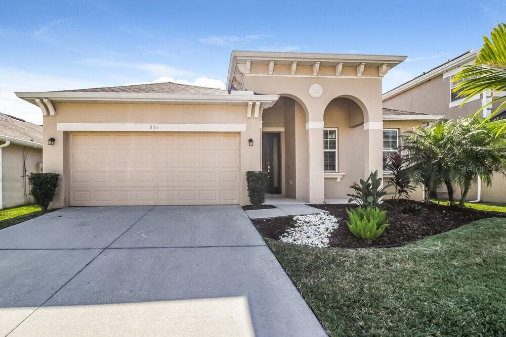 856 HARING LANE MOUNT DORA, FL 32757