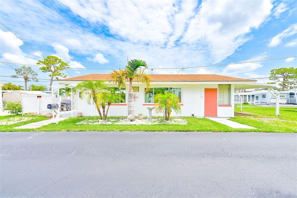12674 SEMINOLE BOULEVARD UNIT H3 LARGO, FL 33778