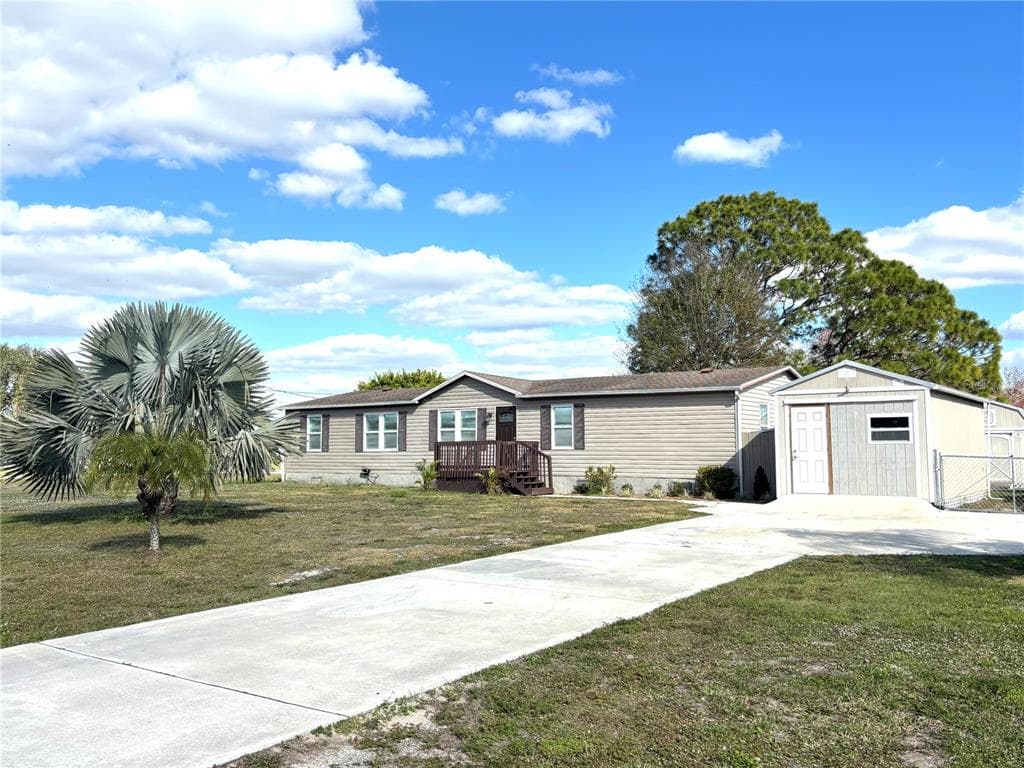 2758 SE 18TH TERRACE OKEECHOBEE, FL 34974