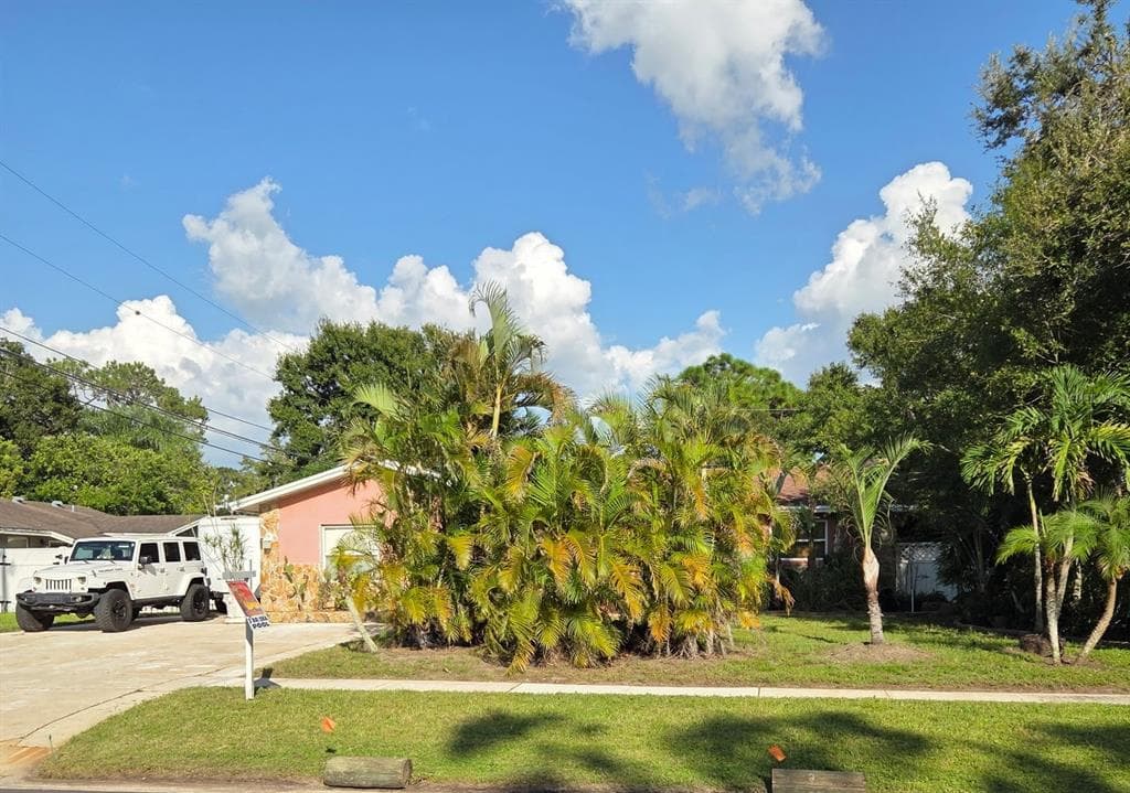 8665 MOCKINGBIRD LANE