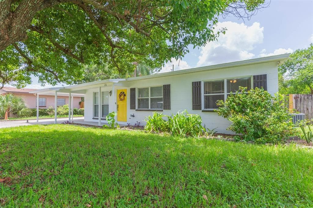216 W 101ST AVENUE TAMPA, FL 33612