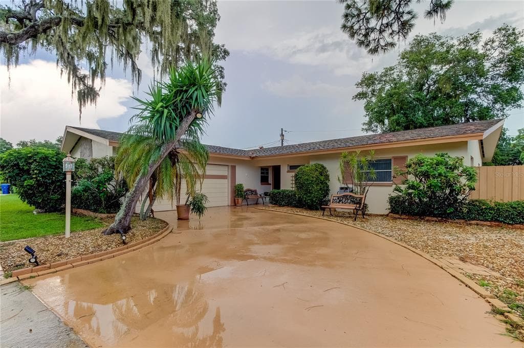 1575 IDLE DRIVE CLEARWATER, FL 33756