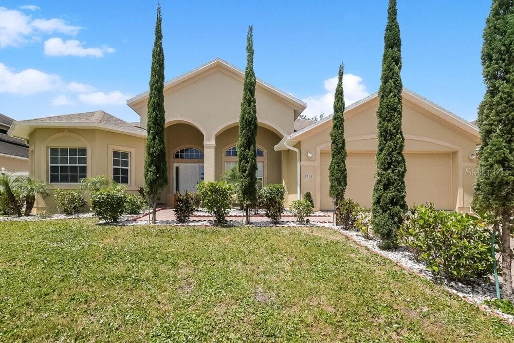 2716 PATRICIAN CIRCLE KISSIMMEE, FL 34746