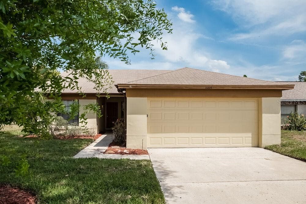 1004 OLLIFF WAY OVIEDO, FL 32765