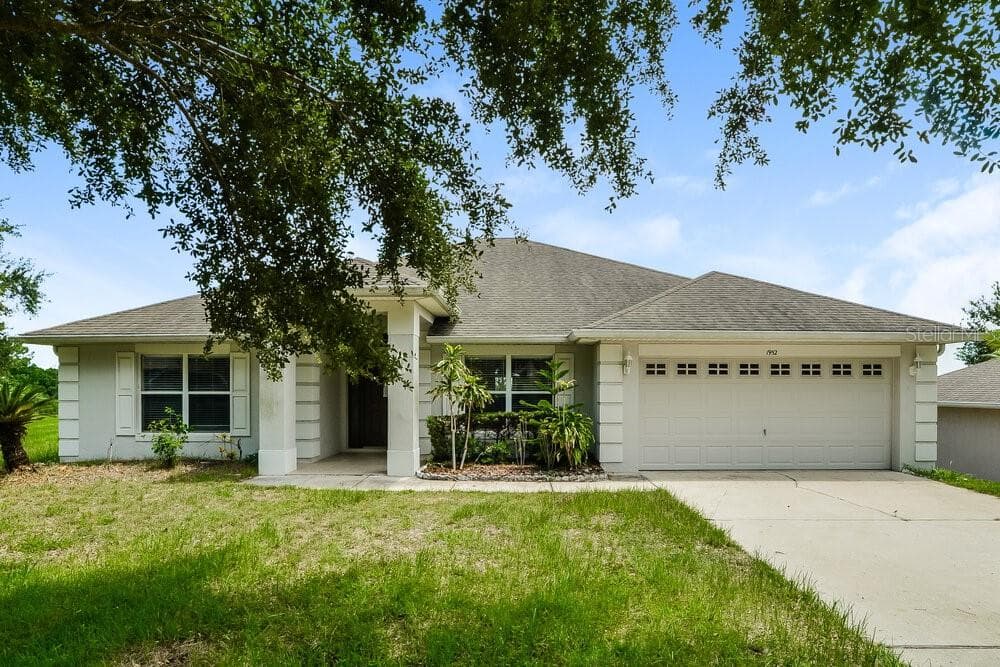 1952 SOUTHERN OAK LOOP MINNEOLA, FL 34715