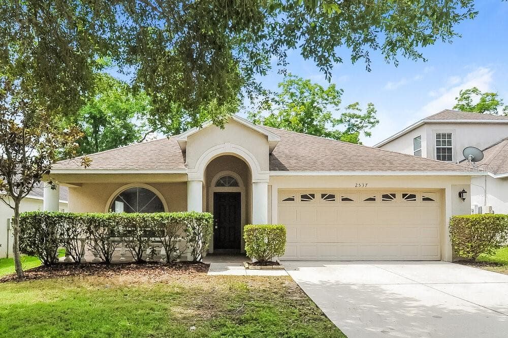 2537 PEEKSKILL ROAD VALRICO, FL 33594
