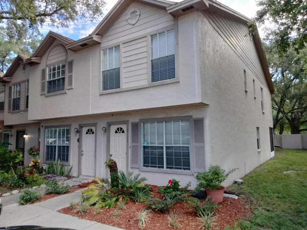 2111 FLETCHERS POINT CIRCLE TAMPA, FL 33613
