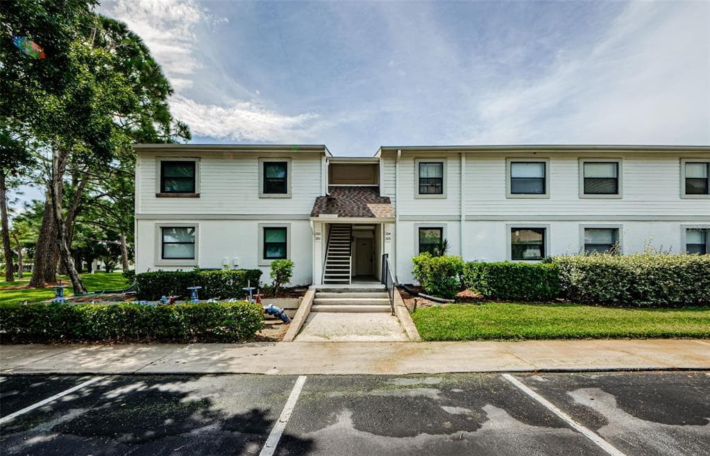 203 MEADOW LANE UNIT 51 OLDSMAR, FL 34677