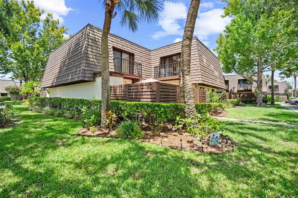 15210 E POND WOODS DRIVE UNIT 3402 TAMPA, FL 33618