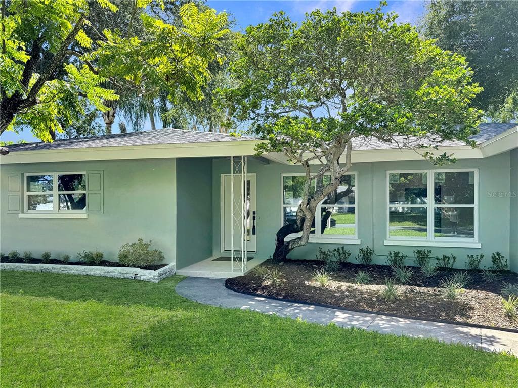 703 WOODLAND DRIVE