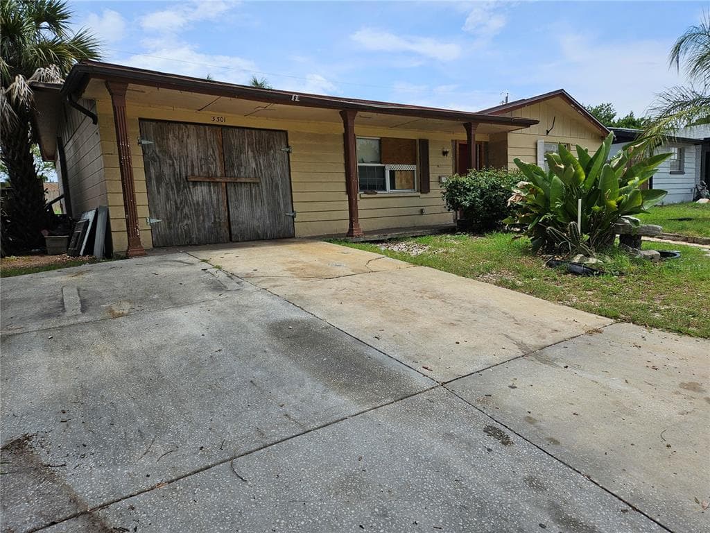 3301 CLYDESDALE DRIVE