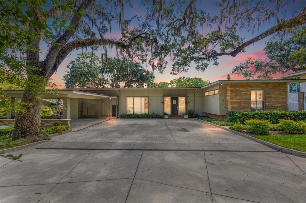621 S RIVERHILLS DRIVE TEMPLE TERRACE, FL 33617