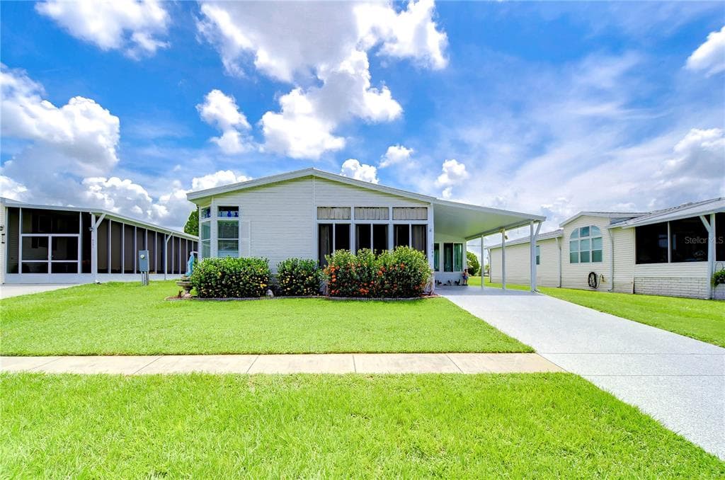 6048 RIDGEWAY DRIVE ZEPHYRHILLS, FL 33542