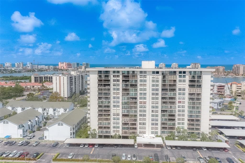400 ISLAND WAY UNIT 710 CLEARWATER BEACH, FL 33767