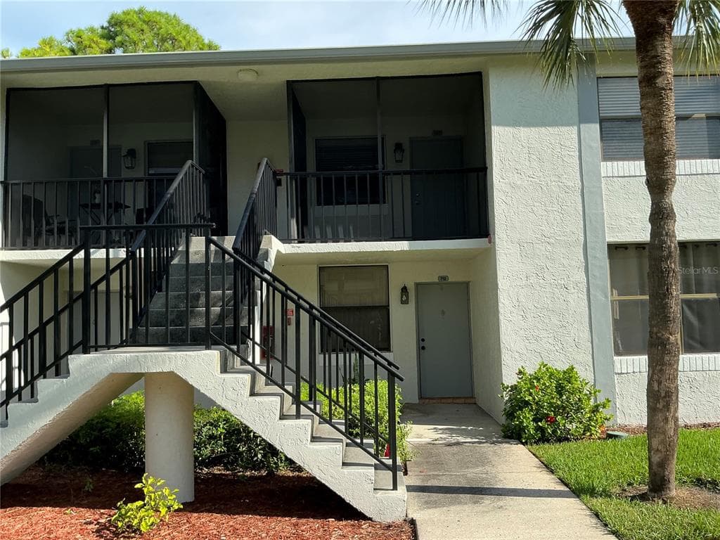 1933 OYSTER CATCHER LANE UNIT 722 CLEARWATER, FL 33762