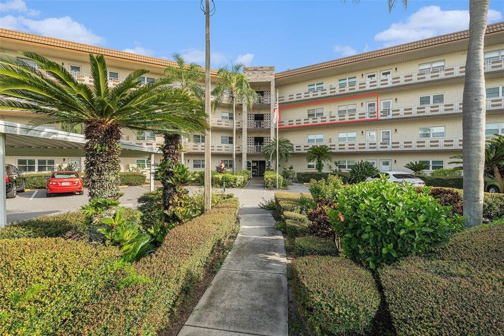 5725 80TH STREET N UNIT 308 ST PETERSBURG, FL 33709