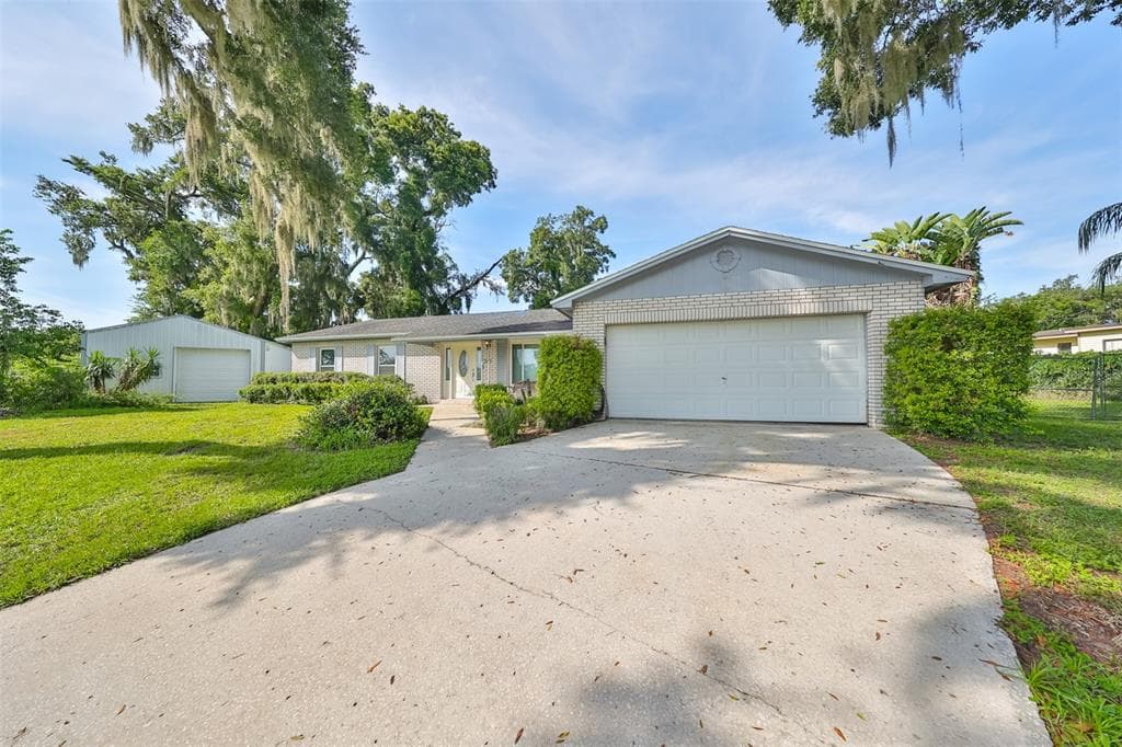 301 CASTLE CIRCLE