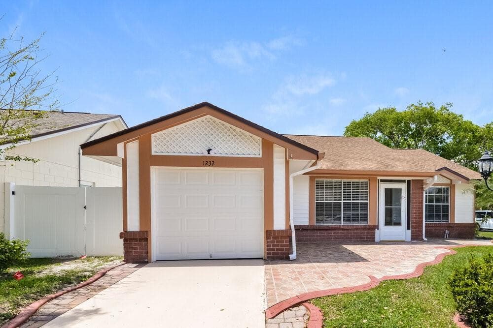 1232 REGAL RIDGE DRIVE ORLANDO, FL 32825