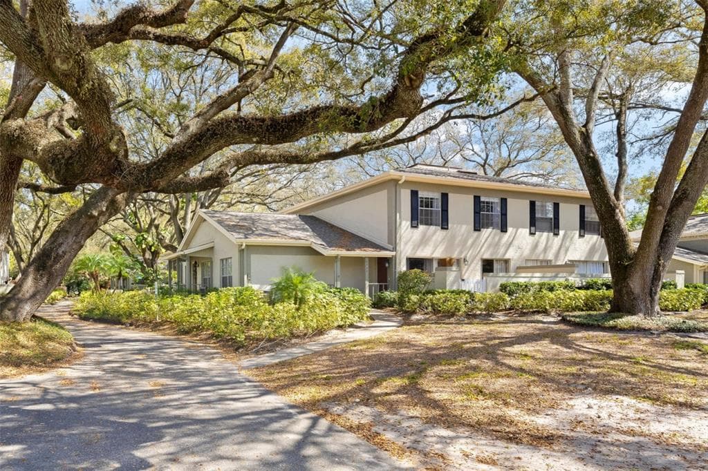6305 MORNINGMIST COURT UNIT 6305 TEMPLE TERRACE, FL 33617