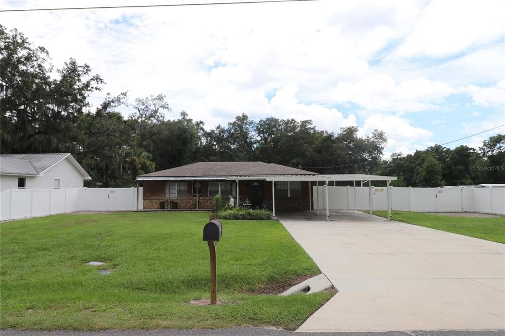 1501 E SPENCER STREET PLANT CITY, FL 33563