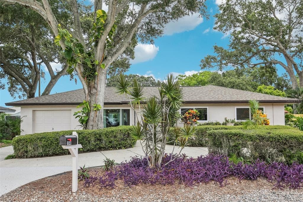 1040 ADMIRAL ROAD DUNEDIN, FL 34698