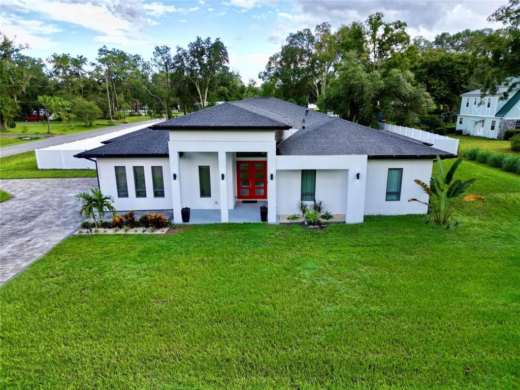27906 SANDBAGGER LANE WESLEY CHAPEL, FL 33544