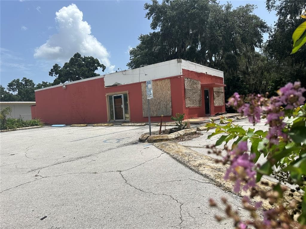 1106 S COLLINS STREET PLANT CITY, FL 33563