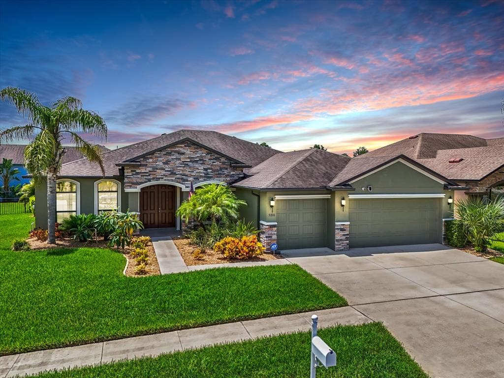 5316 MOON SHELL DRIVE APOLLO BEACH, FL 33572