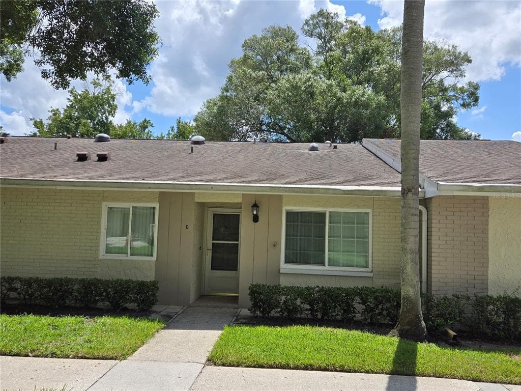 1036 DUNROBIN DRIVE UNIT D