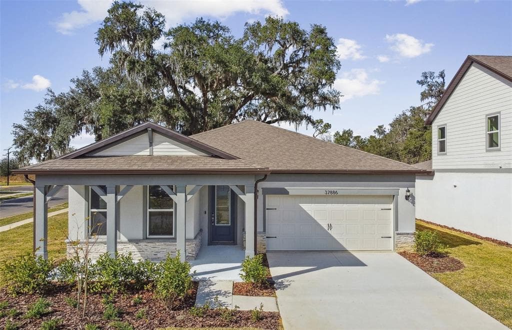 37886 CLINCH CIRCLE ZEPHYRHILLS, FL 33540