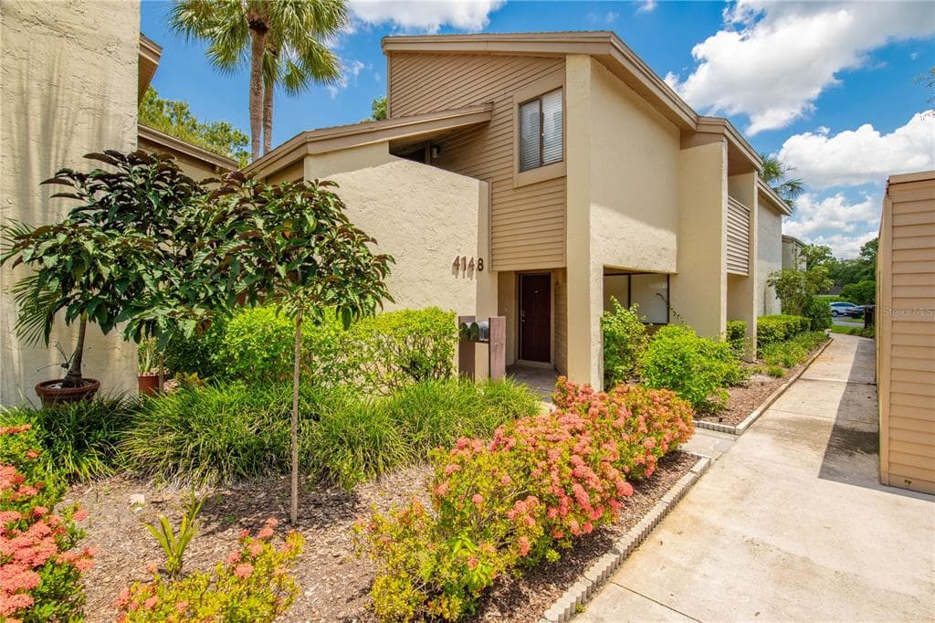4148 PINELAKE LANE UNIT 102 TAMPA, FL 33618
