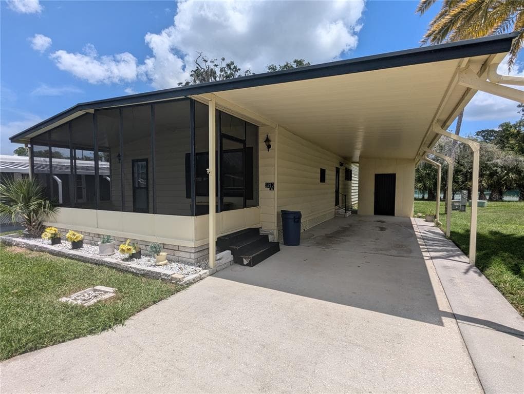 5217 POINCIANA CIRCLE NEW PORT RICHEY, FL 34653