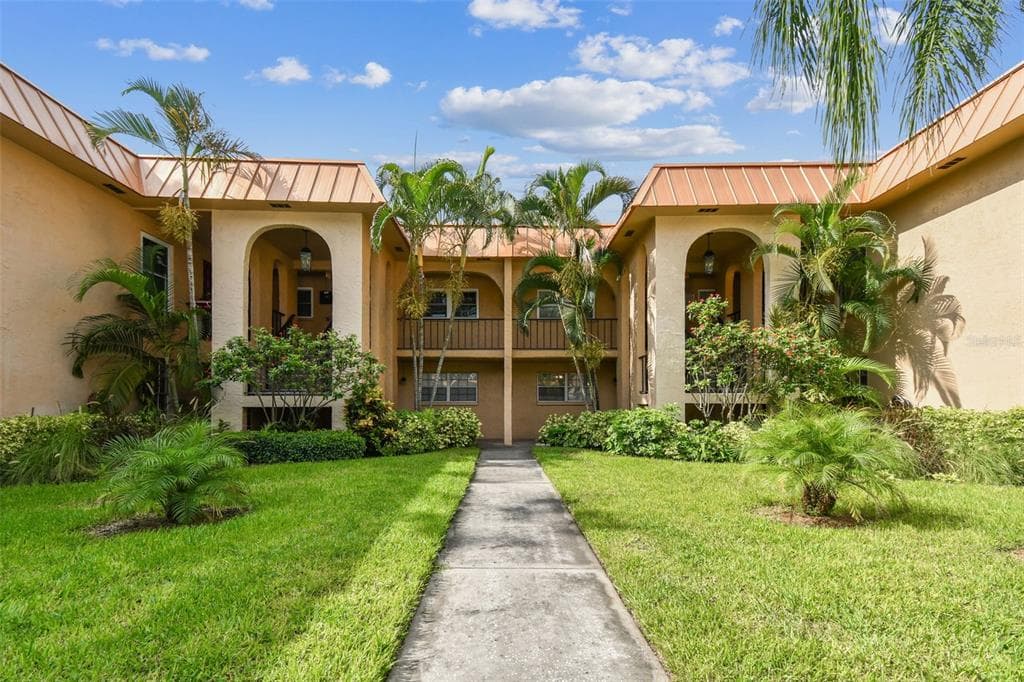 4500 EAST BAY DRIVE UNIT 120 CLEARWATER, FL 33764