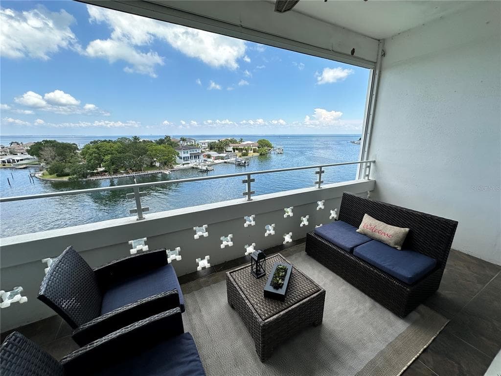 1365 SNELL ISLE BOULEVARD NE UNIT 6E ST PETERSBURG, FL 33704