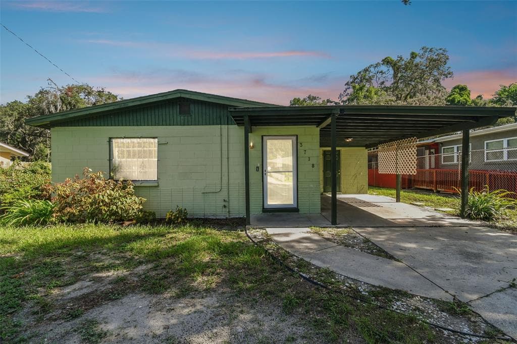 3718 DELEUIL AVENUE TAMPA, FL 33610