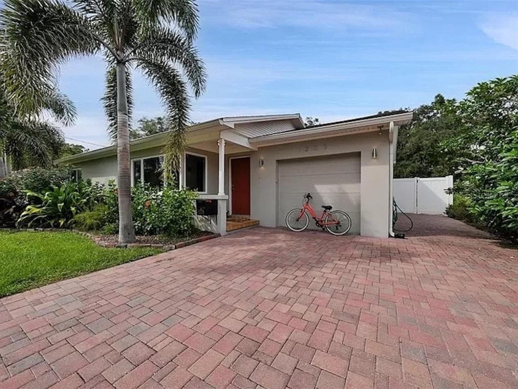 1205 W ADALEE STREET TAMPA, FL 33603