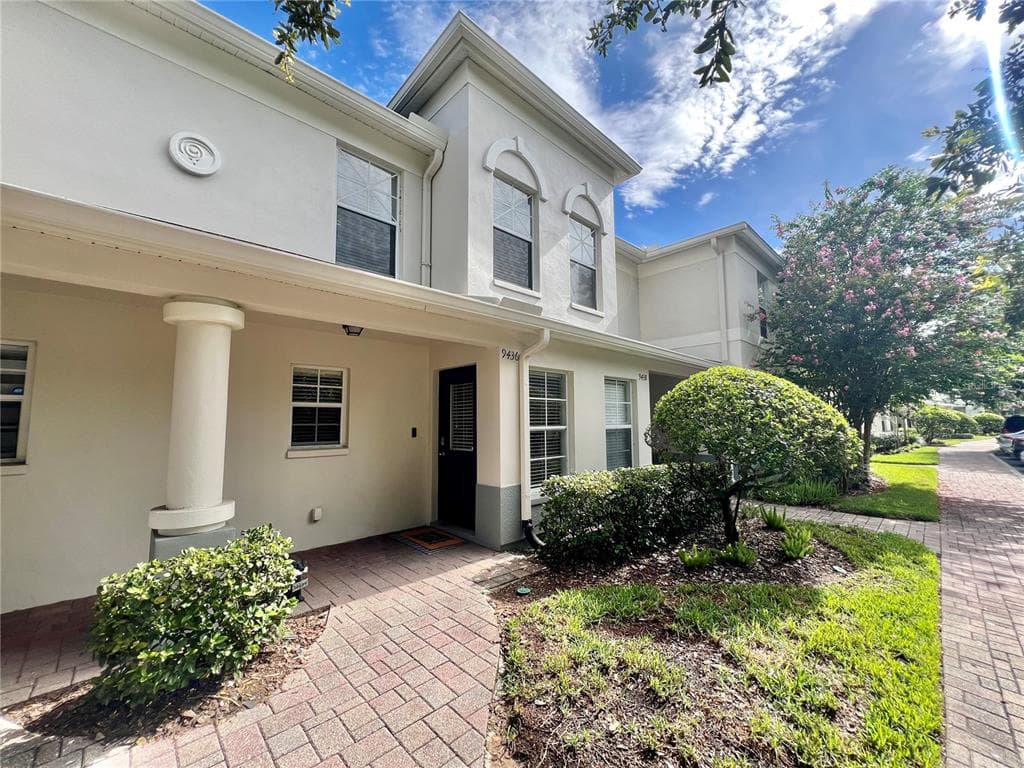 9436 CHARLESBERG DRIVE TAMPA, FL 33635