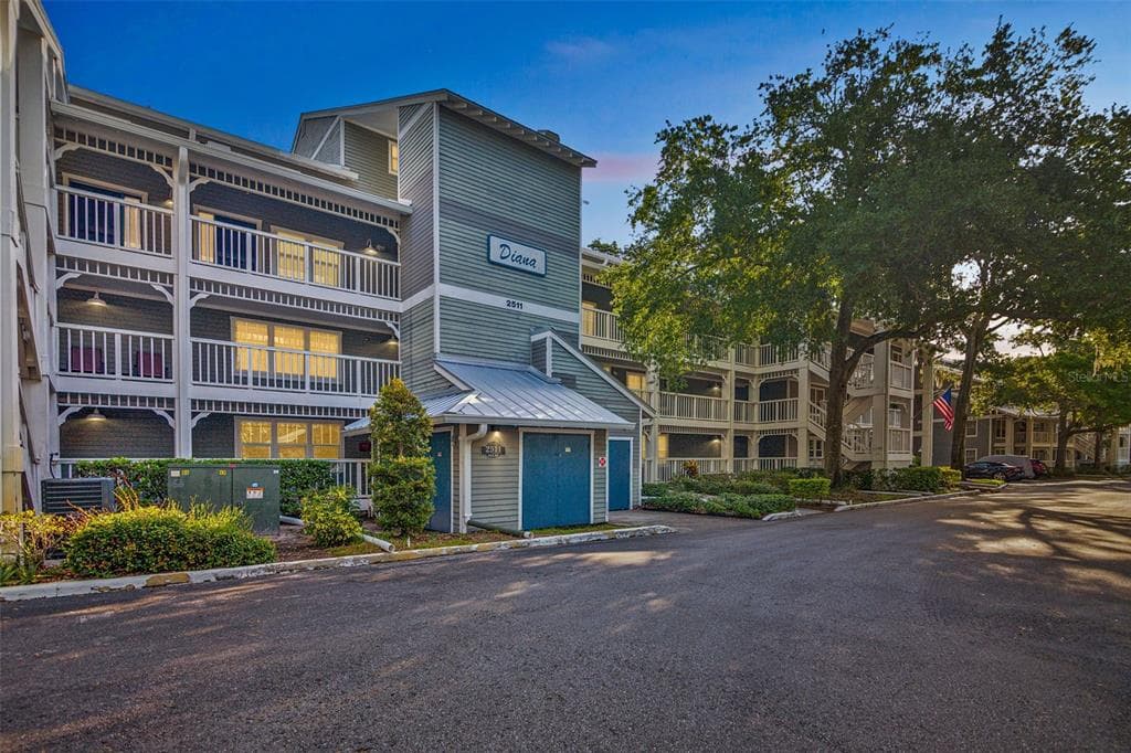 2511 DOLLY BAY DRIVE UNIT 206 PALM HARBOR, FL 34684