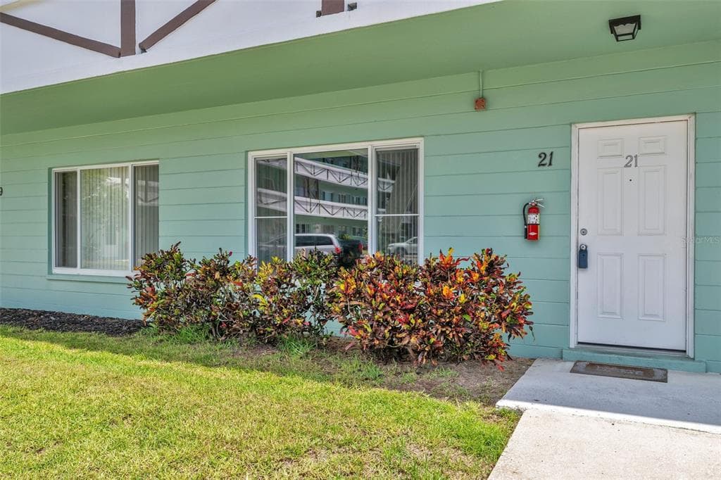 2043 DENMARK STREET UNIT 21 CLEARWATER, FL 33763