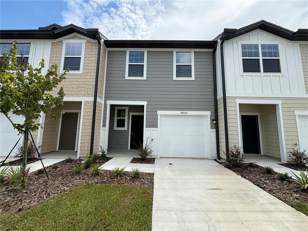 38092 ELBY LANE ZEPHYRHILLS, FL 33542
