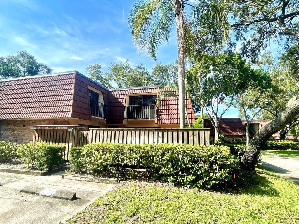2712 14TH CT PALM HARBOR, FL 34684
