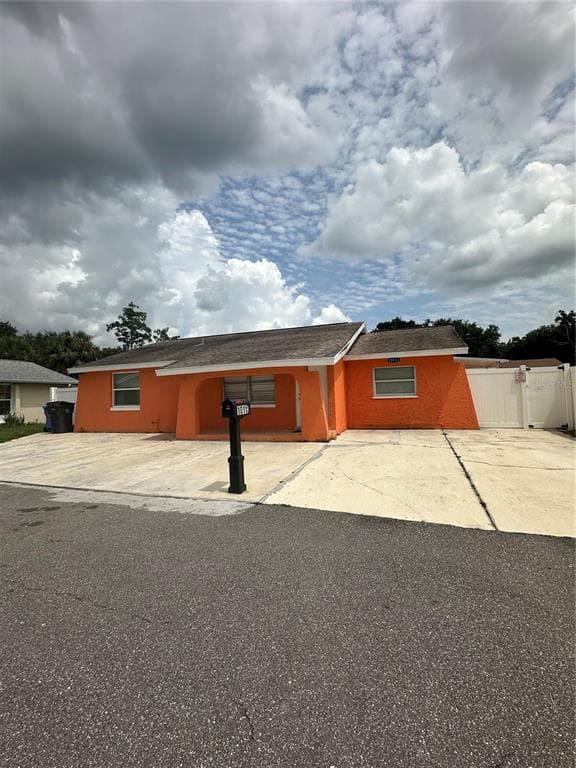 10113 ROYAL ACRES COURT TAMPA, FL 33615