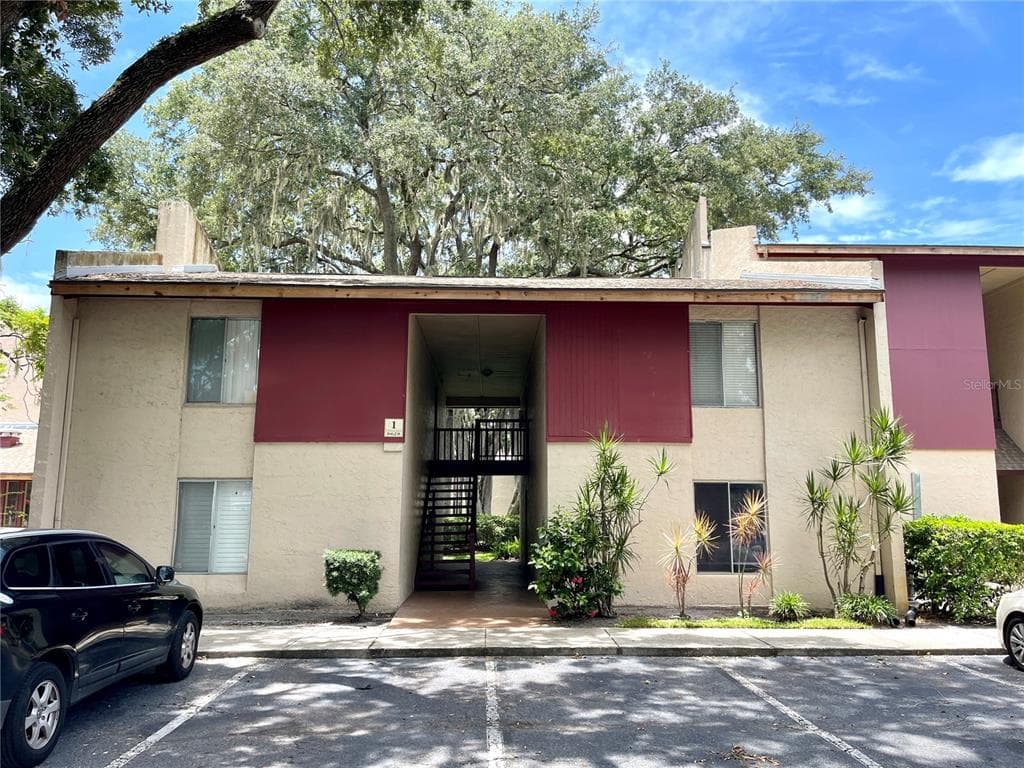 8628 TAHOE COURT UNIT 2 TAMPA, FL 33614