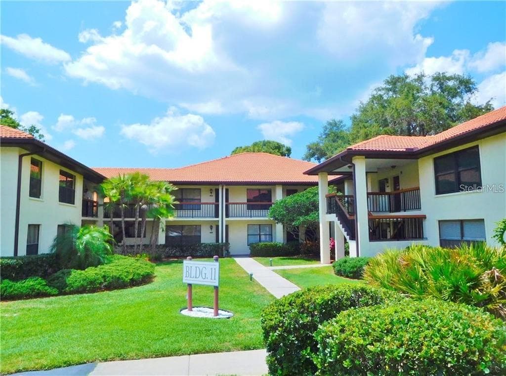 1111 HAMMOCK PINE BOULEVARD UNIT 1111 CLEARWATER, FL 33761