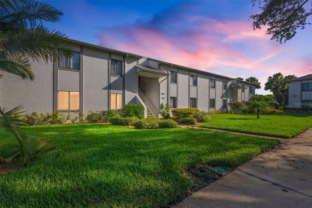 123 W CYPRESS COURT UNIT 2-95 OLDSMAR, FL 34677