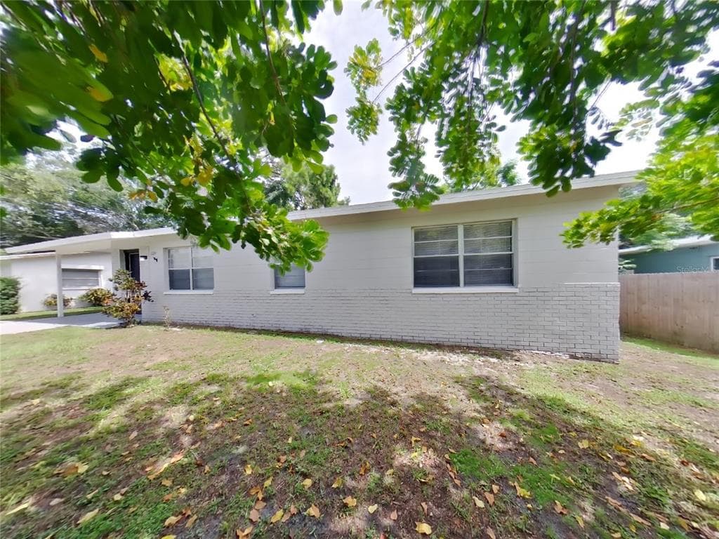 1324 JEFFORDS STREET CLEARWATER, FL 33756