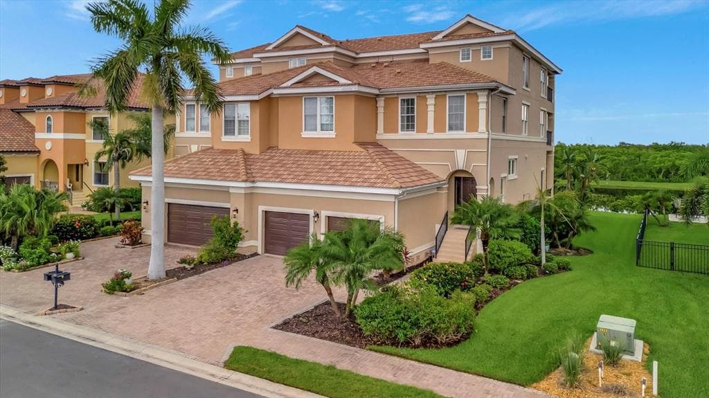 9211 43RD TERRACE W BRADENTON, FL 34209